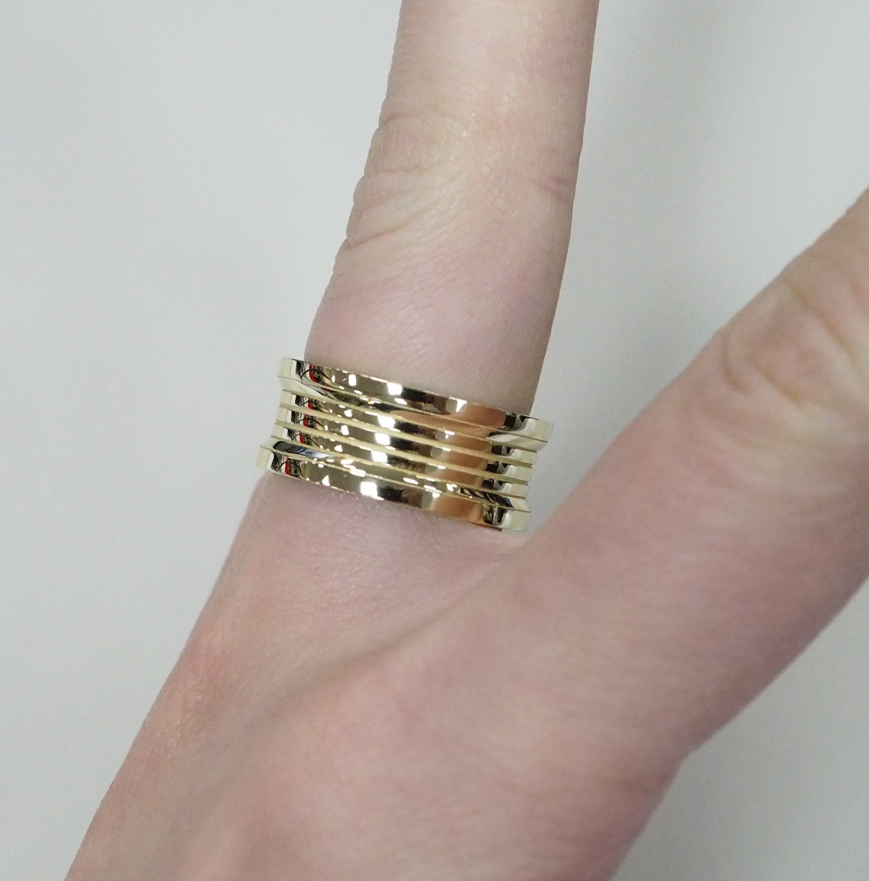 Кольцо из желтого золота